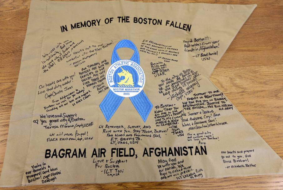 Questo omaggio proviene dall&#39;Afghanistan: dai soldati di stanza nella base aerea di Bagram